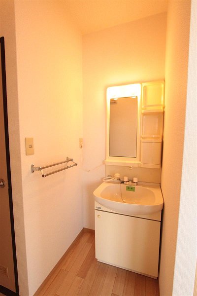 Washroom. Some of the differences have per room difference photo