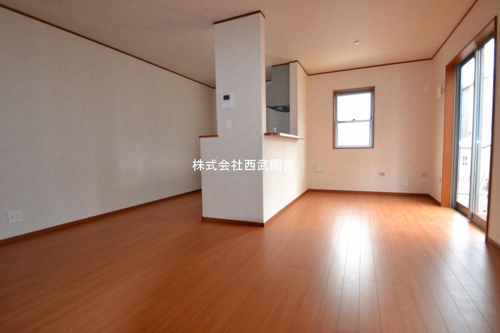 Same specifications photos (living). Same specifications