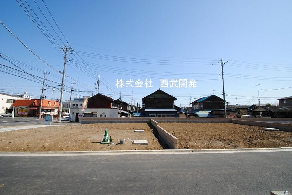 Local photos, including front road. Local (February 2013) Shooting