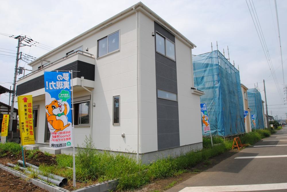 Local photos, including front road. Local (August 2013) Shooting