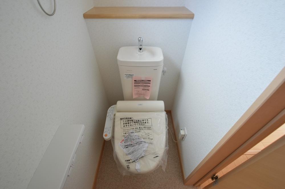 Toilet. Indoor (10 May 2013) Shooting