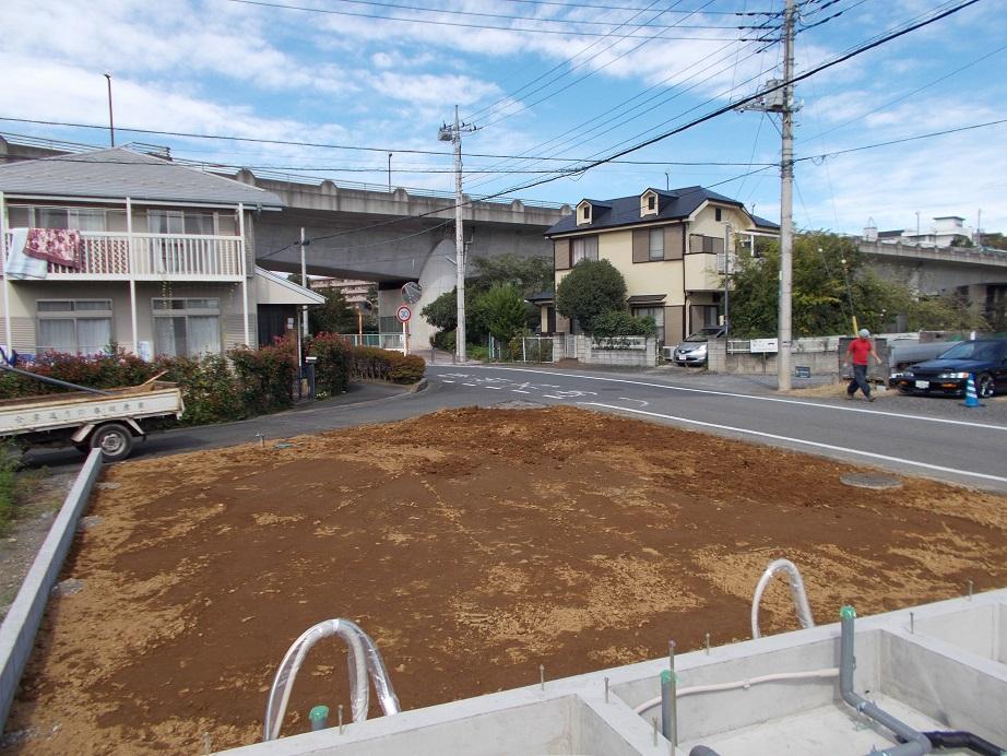 View photos from the local. View from the site (October 2013) shooting north direction