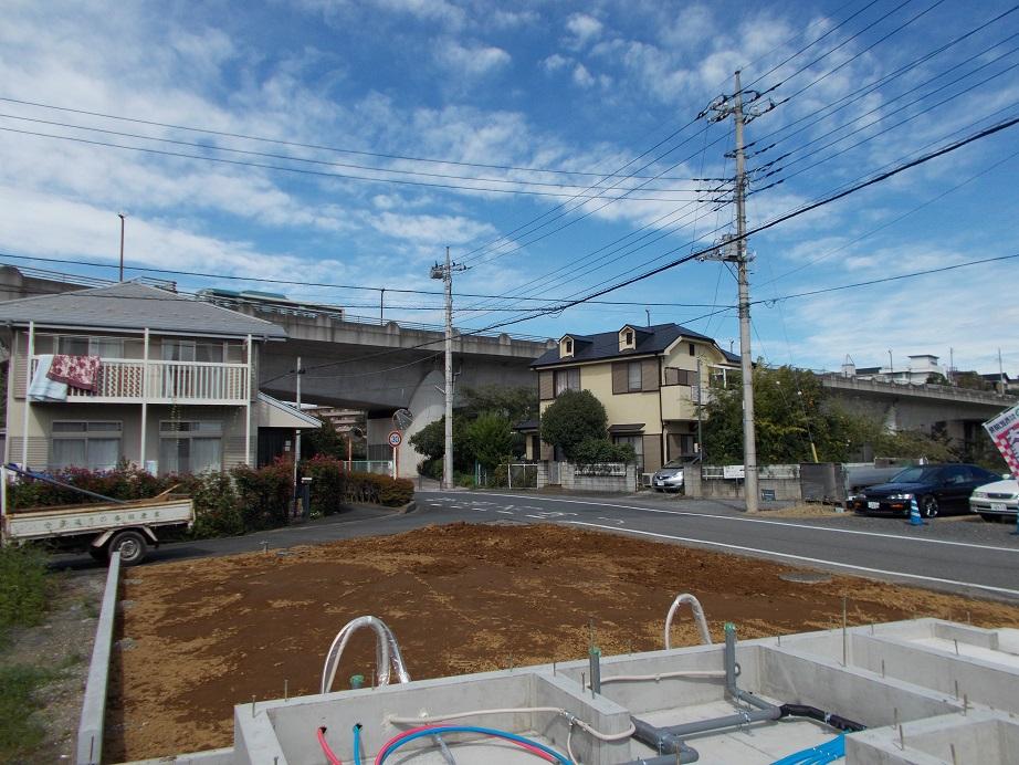 Streets around. Hanno Ohashi looks