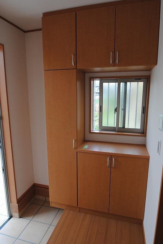 Entrance. Indoor (September 2013) Shooting