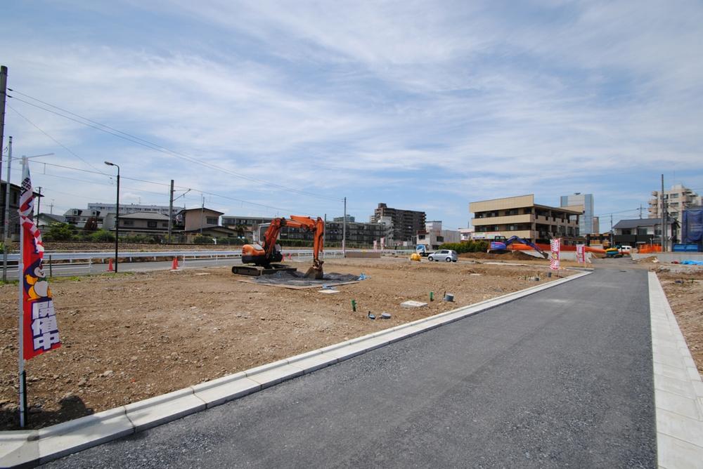 Local photos, including front road. Local (June 2013) Shooting