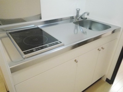 Kitchen. Is a two-burner electric stove clean Easy with a glass top ☆