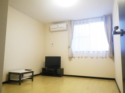 Living and room. Stylish living room of the 7.5 pledge that has been unified with white and black!