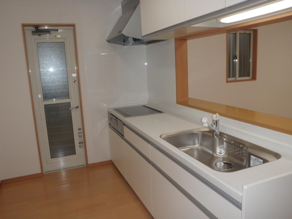 Kitchen. Indoor (July 2012) shooting