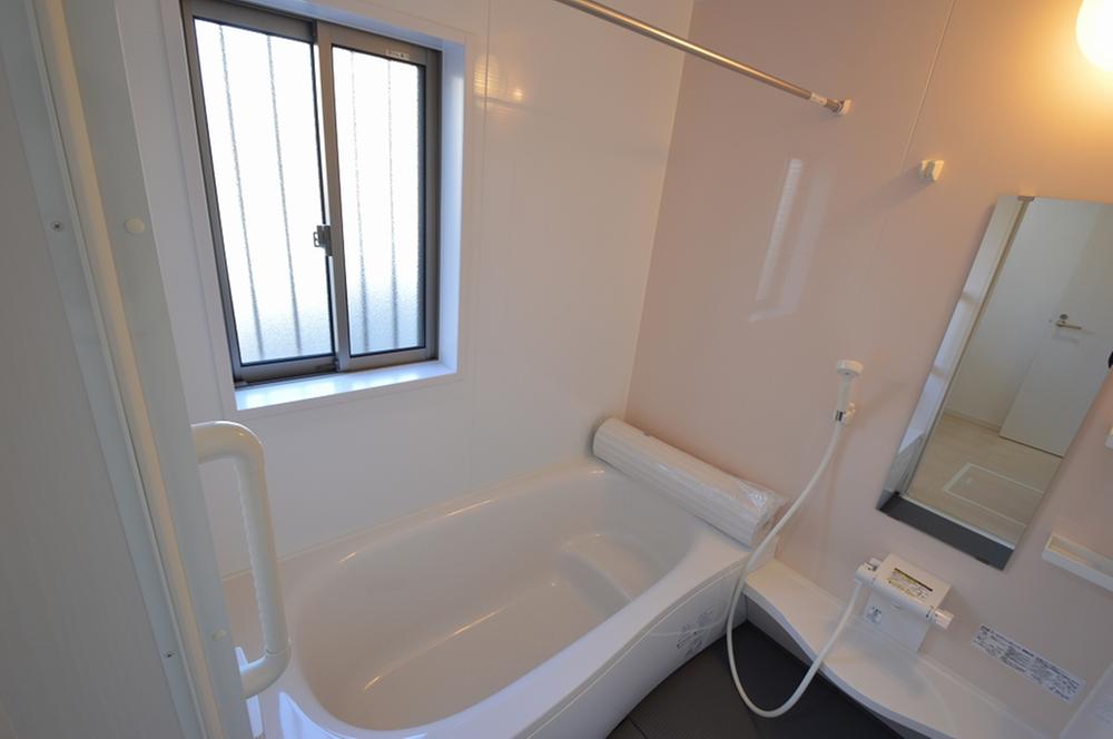 Bathroom. Indoor (12 May 2013) Shooting