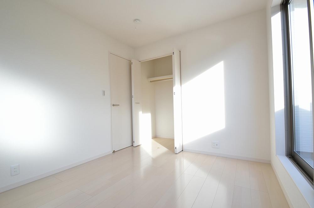 Non-living room. Indoor (12 May 2013) Shooting