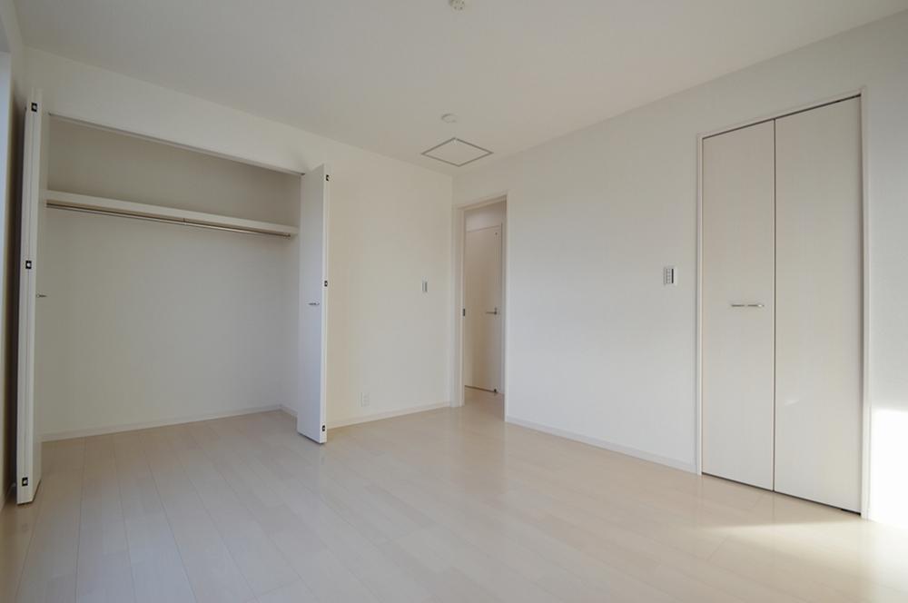 Non-living room. Indoor (12 May 2013) Shooting