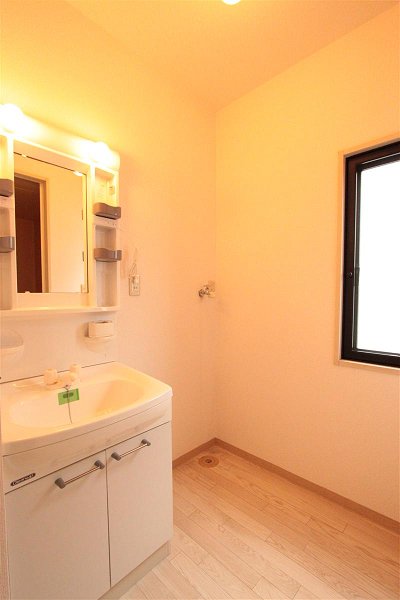 Washroom. Some of the differences have per room difference photo