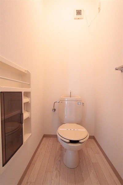 Toilet. Some of the differences have per room difference photo