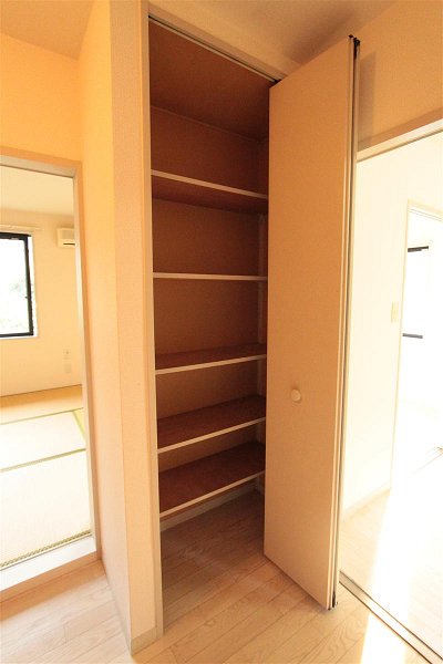 Other Equipment. Storage of the corridor section