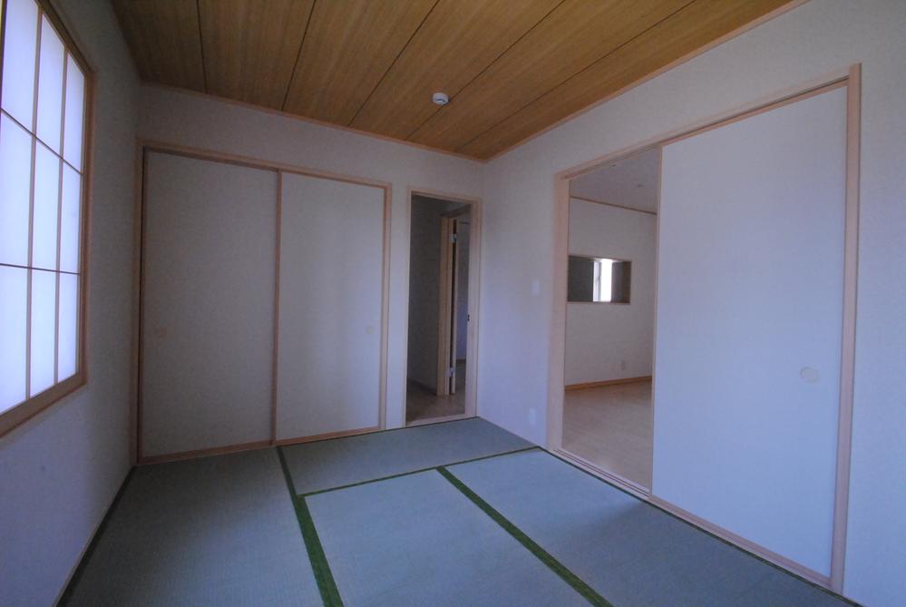 Same specifications photos (Other introspection). Same specifications