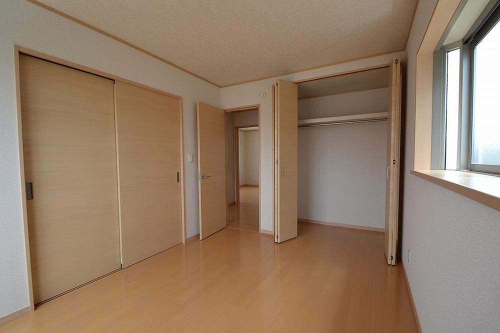 Same specifications photos (Other introspection). Same specifications