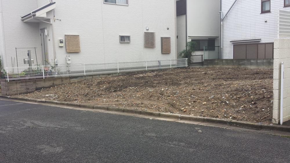 Local photos, including front road. Local (10 May 2013) Shooting