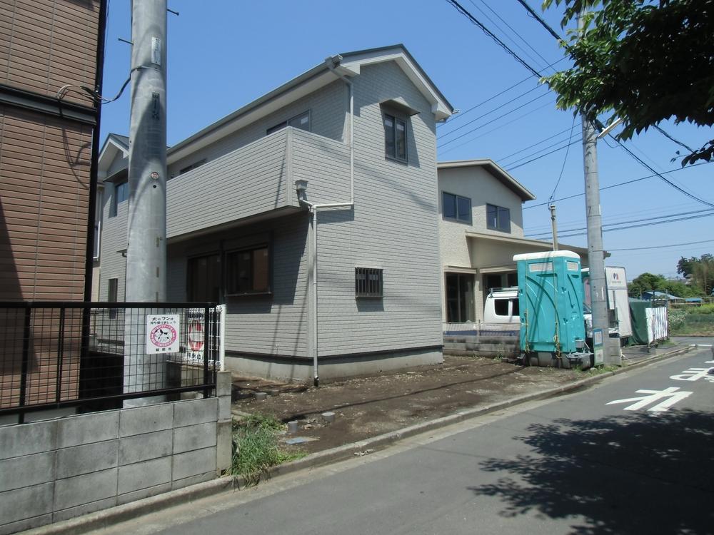 Local photos, including front road. Local (May 2013) Shooting