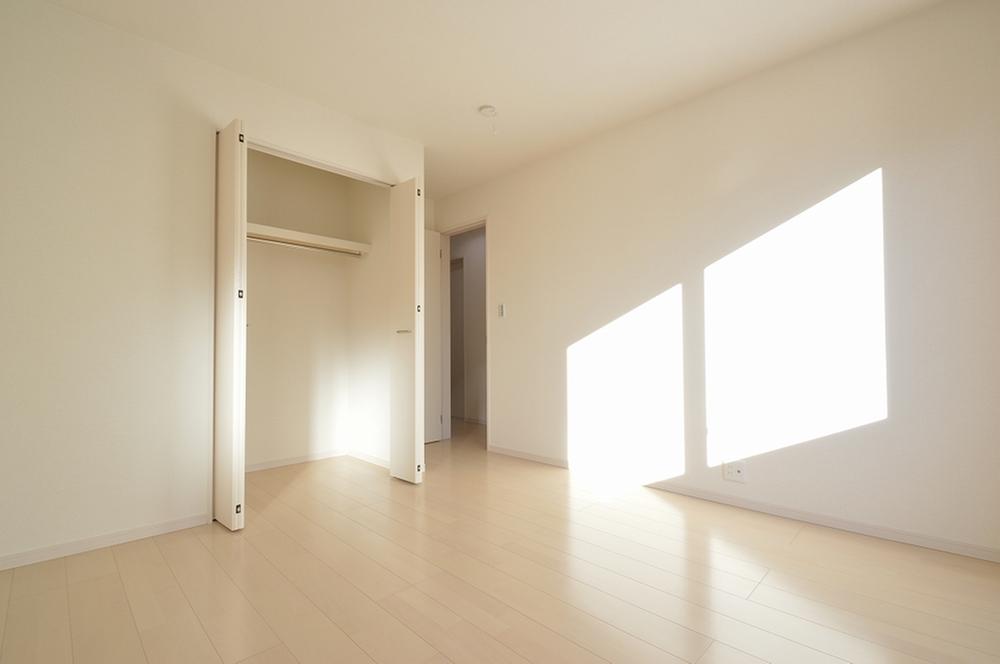 Non-living room. Indoor (12 May 2013) Shooting