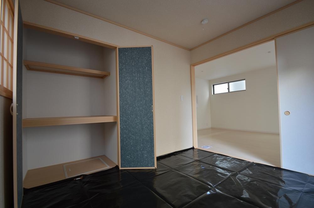 Non-living room. Indoor (12 May 2013) Shooting