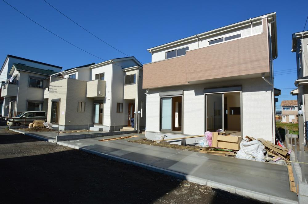 Local appearance photo. Local (12 May 2013) Shooting