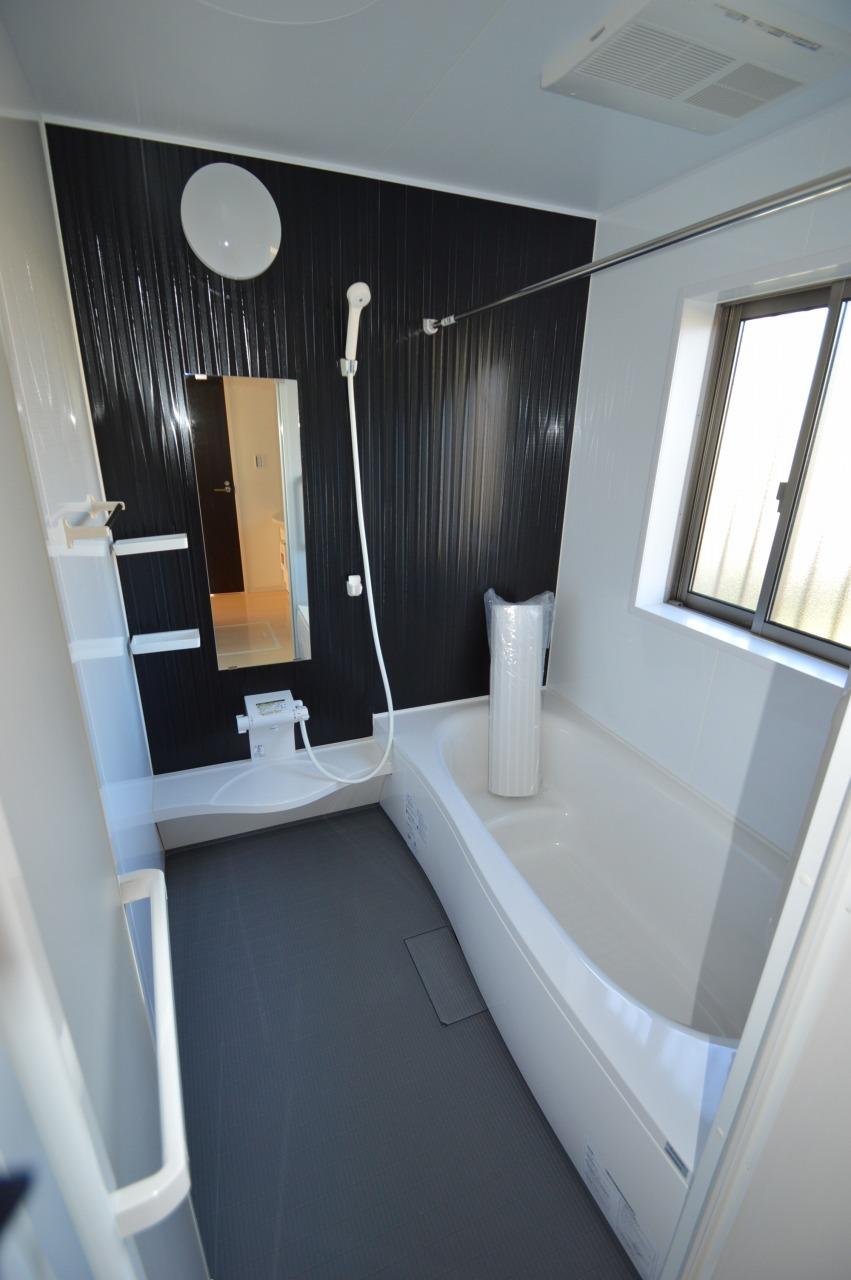 Bathroom. Indoor (12 May 2013) Shooting