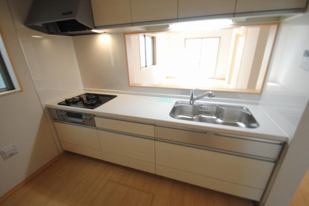 Kitchen. Indoor (11 May 2013) Shooting