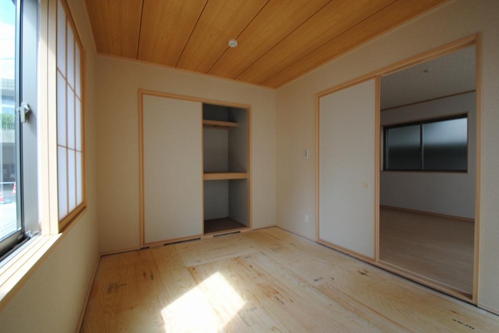 Non-living room. Indoor (11 May 2013) Shooting