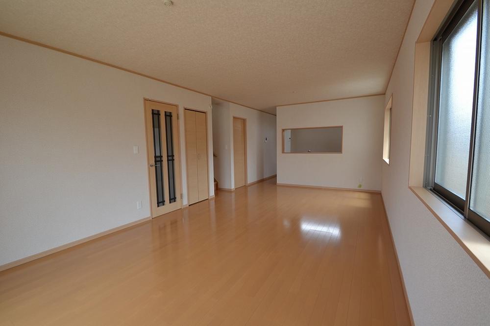 Same specifications photos (living). Same specifications