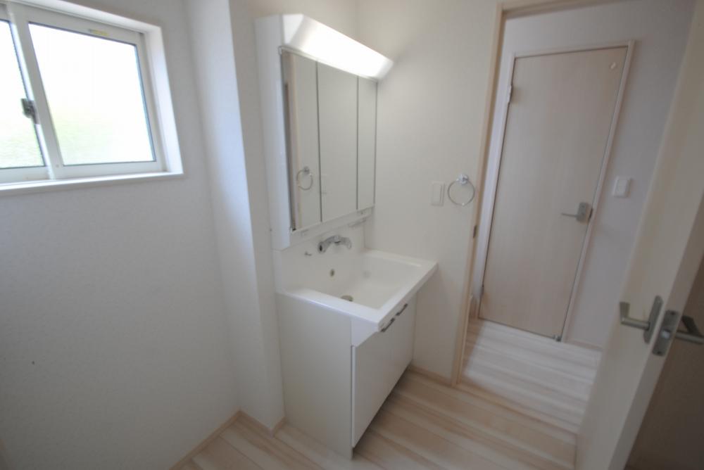 Same specifications photos (Other introspection). Same specifications