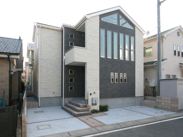 Building plan example (exterior photos). J-ECO specification Building plan example