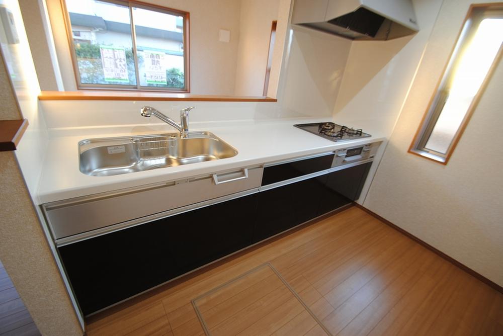 Kitchen. Indoor (12 May 2013) Shooting