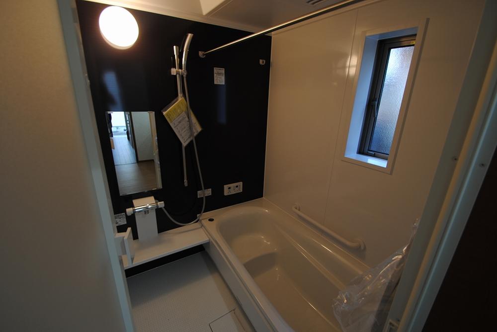 Bathroom. Indoor (12 May 2013) Shooting