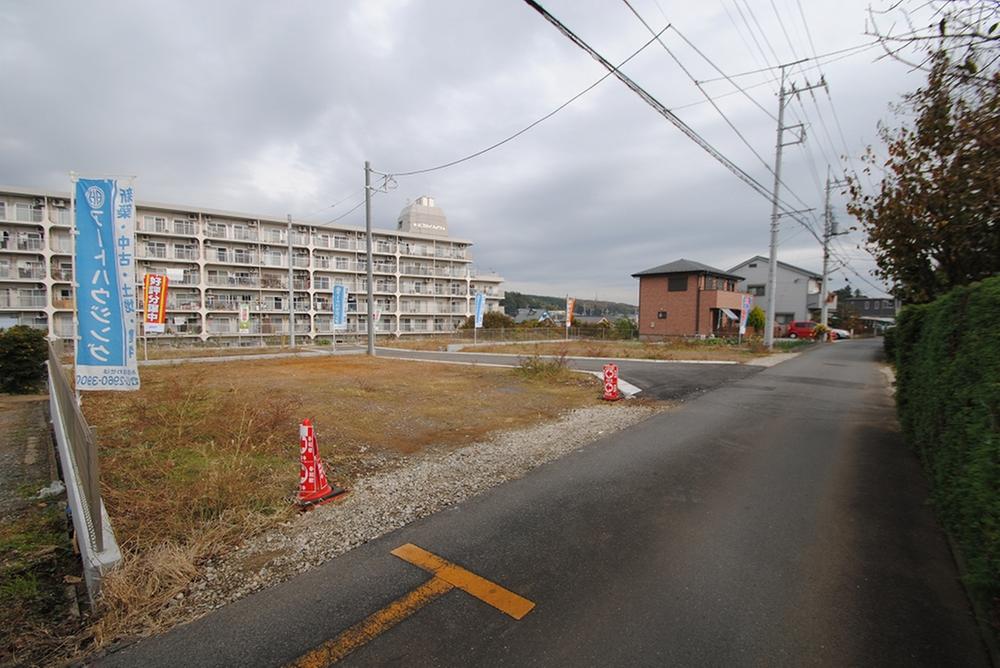 Local photos, including front road. Local (12 May 2013) Shooting