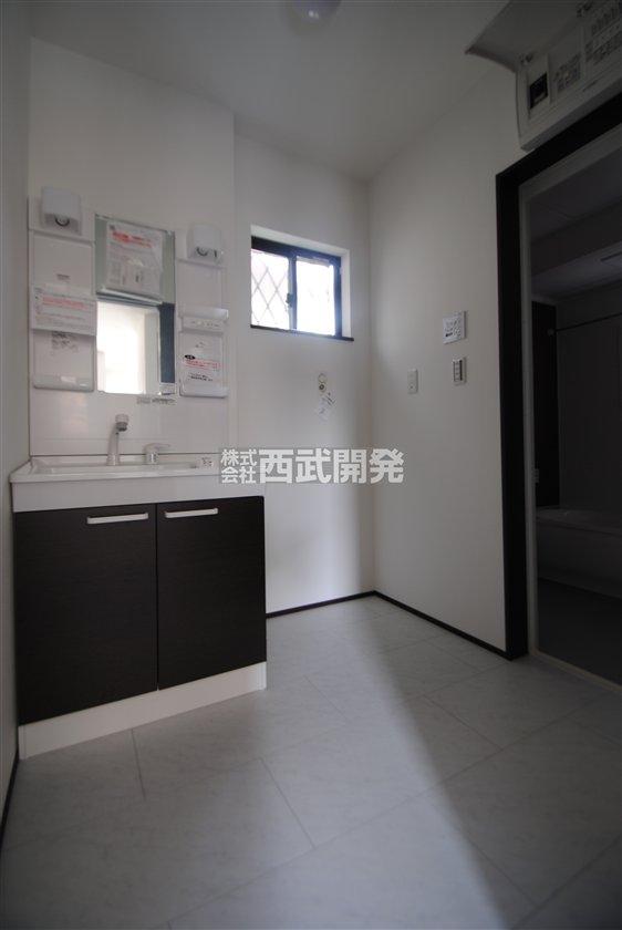 Same specifications photos (Other introspection). Same specifications