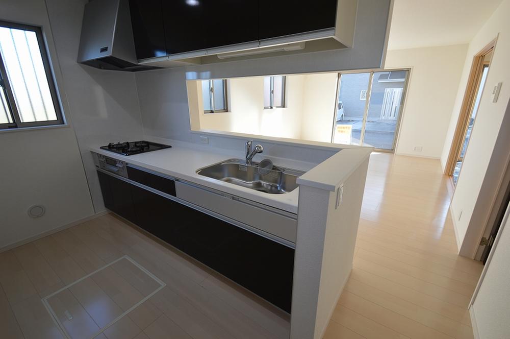 Kitchen. Indoor (12 May 2013) Shooting