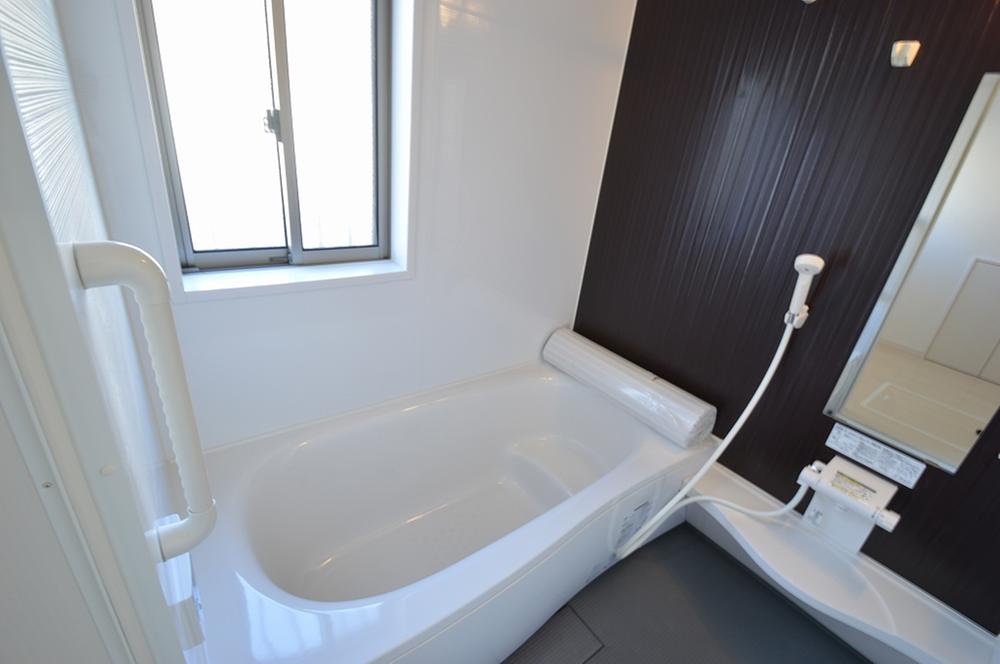 Bathroom. Indoor (12 May 2013) Shooting