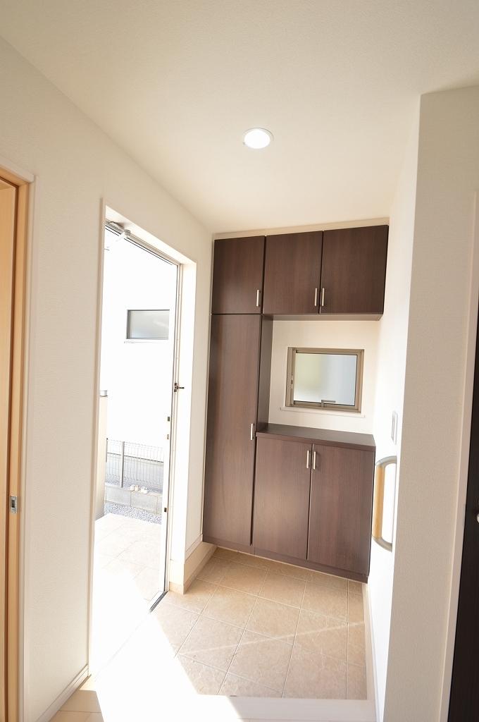 Entrance. Indoor (12 May 2013) Shooting