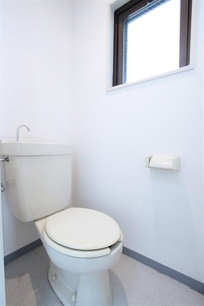 Toilet. For, prior to leaving, It is a photograph of the last time. 