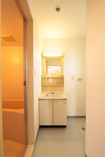 Washroom. For, prior to leaving, It is a photograph of the last time. 