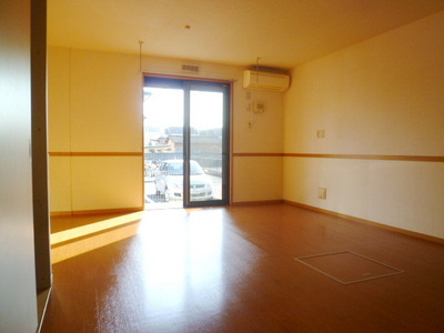 Living and room. Spacious 13.1 Pledge of living