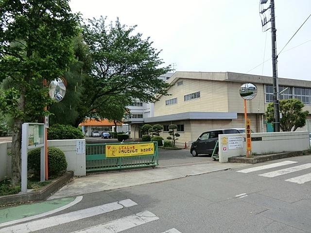 Primary school. Namiyanagi until elementary school 90m