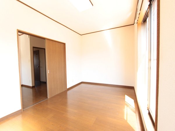 Living and room. living [The opposite direction]