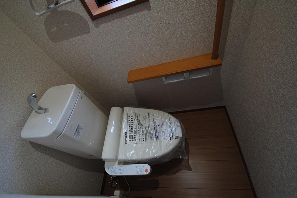 Toilet. Indoor (12 May 2013) Shooting