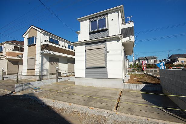 Local appearance photo. Local (10 May 2013) Shooting