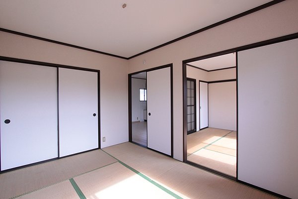 Other room space. West Japanese-style room 6 tatami