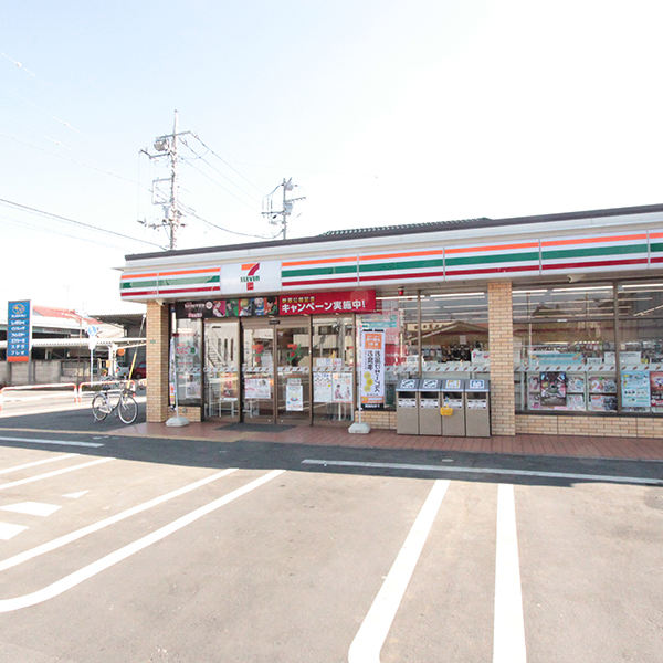 Convenience store. Seven-Eleven Hanno Honcho store up (convenience store) 260m