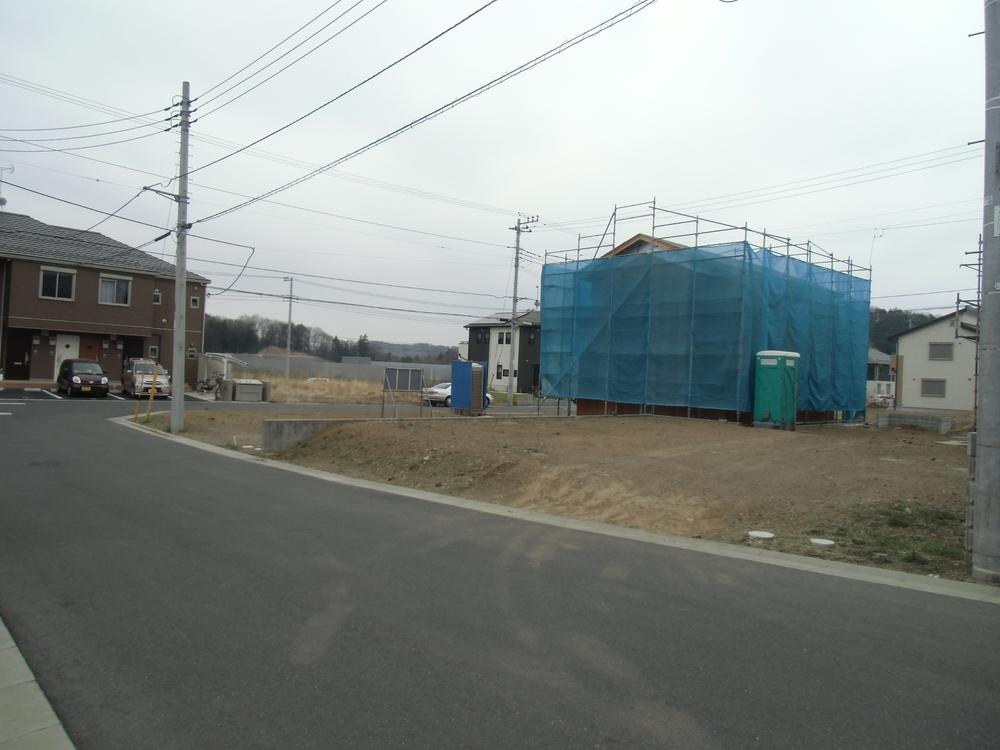 Local photos, including front road. Local (May 2013) Shooting