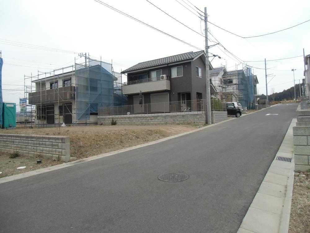 Local photos, including front road. Local (May 2013) Shooting