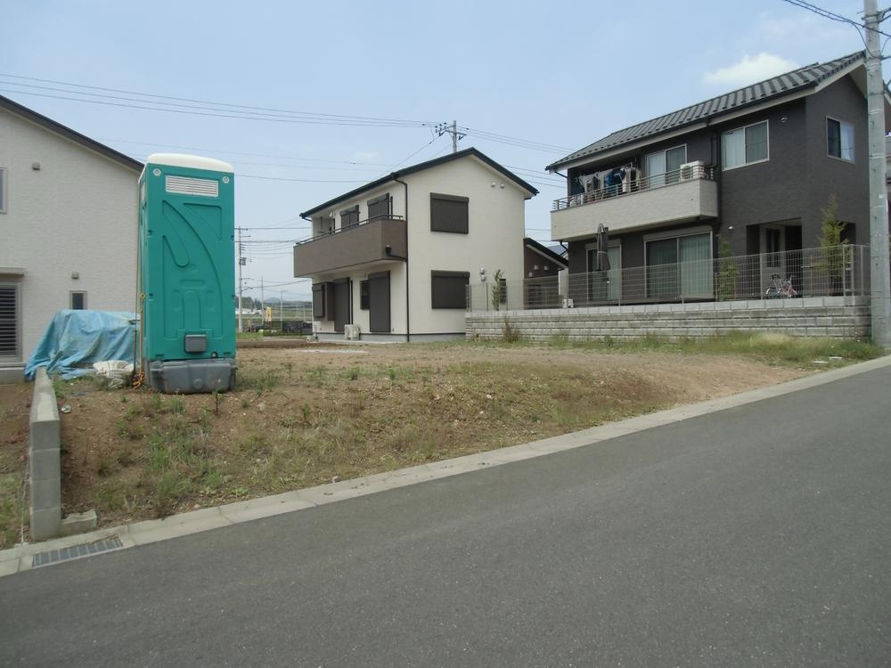 Local photos, including front road. Local (May 2013) Shooting